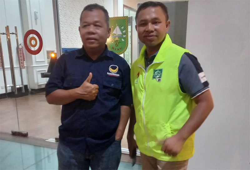 Sekretaris tim koalisi Paslon Bermarwah Abu Bakar Siddik bersama calon gubernur Riau Abdul Wahid.