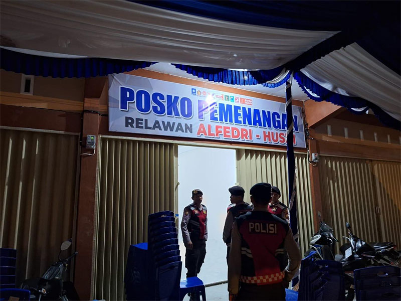 Satuan Tugas Preventif Operasi Mantap Praja (OMP) Lancang Kuning Polres Siak melakukan patroli ke tempat keramaian dan objek vital di Kota Siak, Sabtu (28/9/2024).