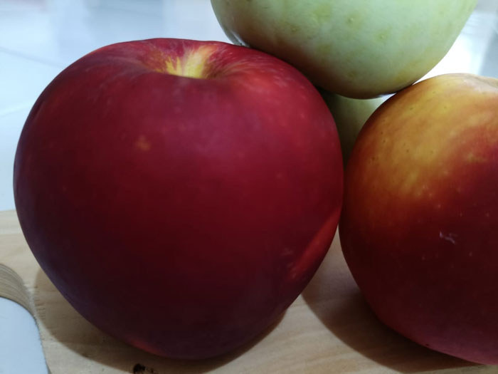 Buah apel kaya nutrisi dan vitamin yang sangat bagus untuk kesehatan tubuh.