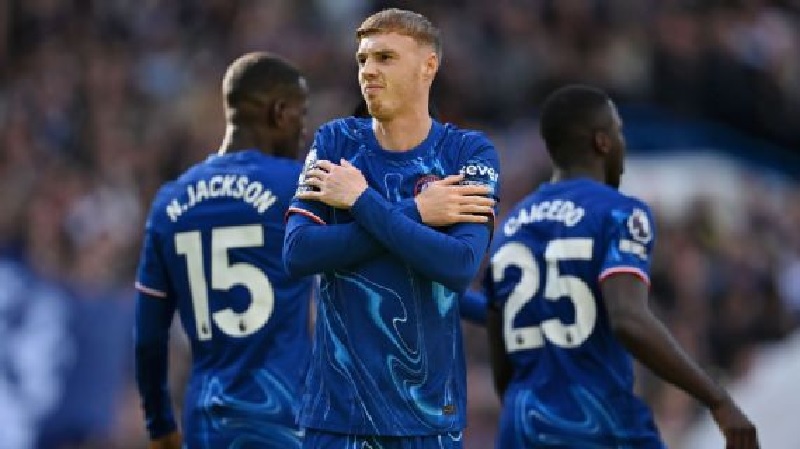 Penyerang Chelsea Cole Palmer tampil gemilang dengan mencetak 4 gol saat kalahkan Brighton 4-2 di Premier League.