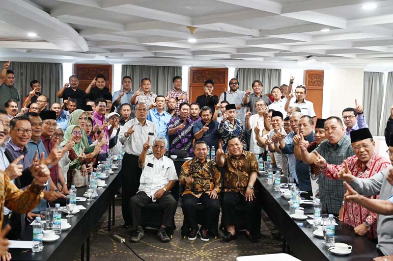 Pasangan Calon Gubernur dan Wakil Gubernur Riau  no urut 1 Abdul Wahid-SF Hariyanto silaturahmi dengan tokoh masyarakat Riau.