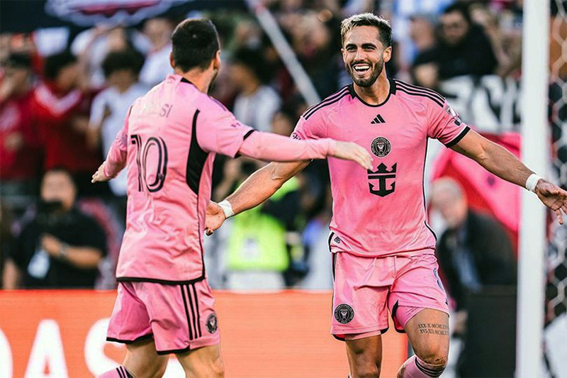 Lionel Messi dan Lori Campana melakukan selebrasi saat Inter Miami mengalahkan Toronto FC 1-0.