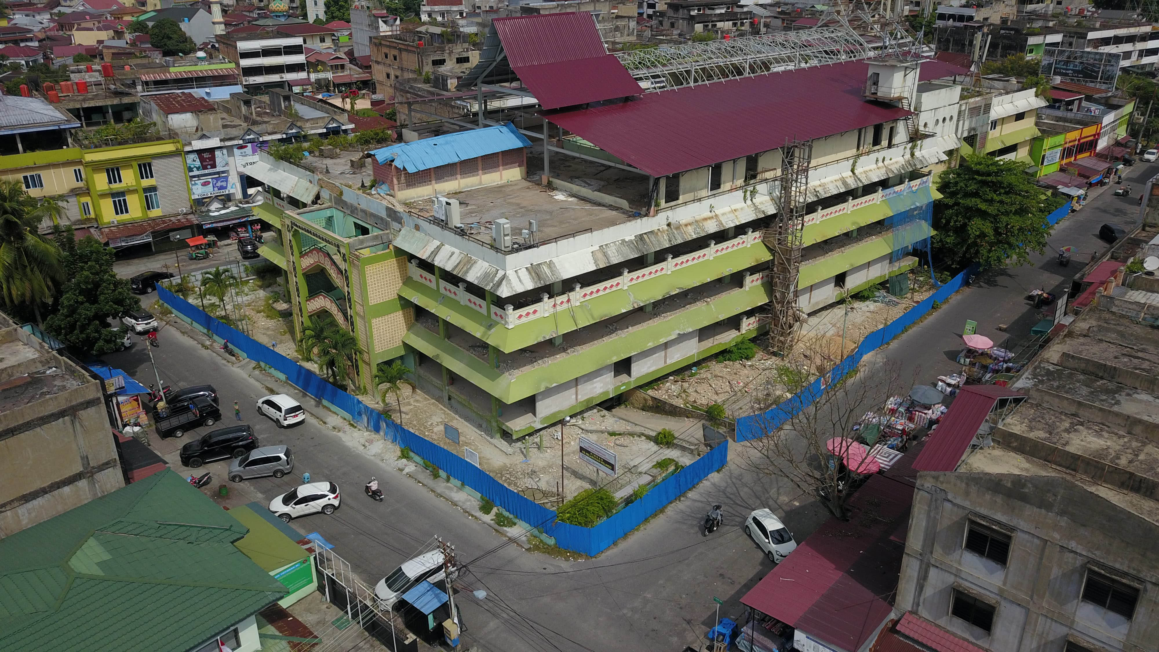 Foto udara progres pembangunan Pasar Wisata Pasar Bawah di Senapelan, Foto diambil baru-baru ini. ft: MHD AKHWAN/RIAUPOS
