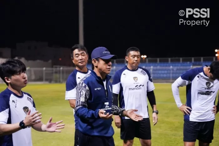 Skuad Timnas Indonesia terlihat nyaman berlatih jelang laga menghadapi Bahrain di Kualifikasi Piala Dunia 2026.