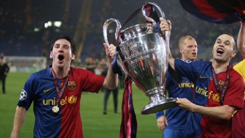 Lionel Messi dan Andres Iniesta memenangkan empat gelar Liga Champions bersama di Barcelona.
