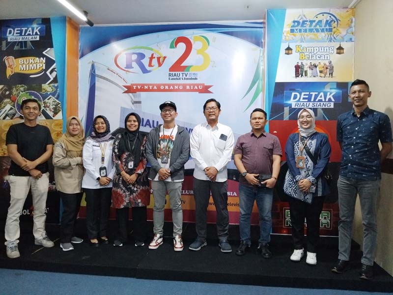 Direktur Rtv Ahmad Dardiri menerima kunjungan KPU dan Bawaslu Kampar.