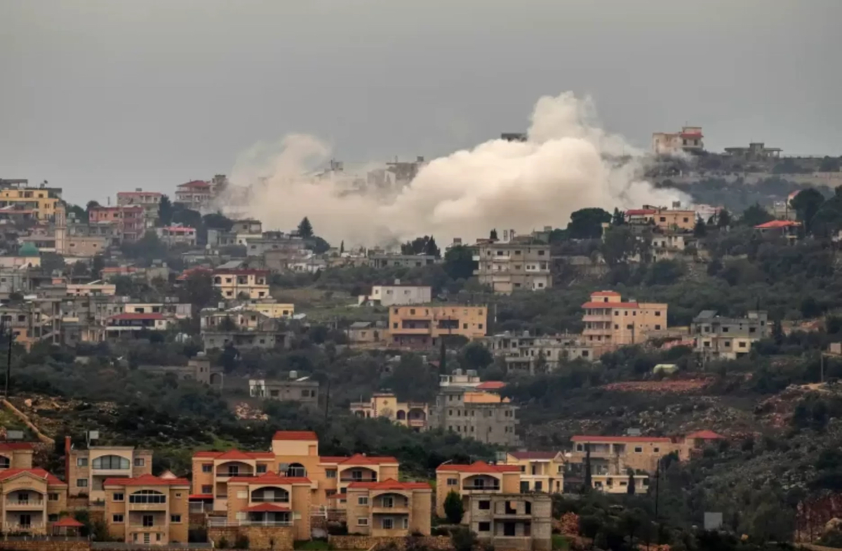 Konflik di perbatasan Lebanon-Israel makin memanas. Hizbullah menerbangkan drone, menembakkan rudal, dan serangan udara ke wilayah Israel.
