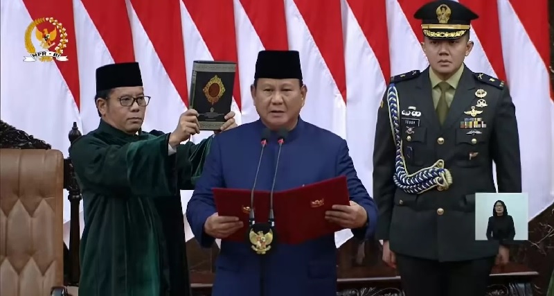 Prabowo Subianto membacakan sumpah jabatan Presiden RI di Gedung Nusantara, Kompleks Parlemen, Senayan, Jakarta, Ahad (20/10/2024).