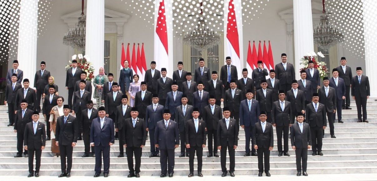 Jajaran Menteri Kabinet Merah Putih dikemahkan Presiden Prabowo Subianto di Akmil Magelang, Jawa Tengah.