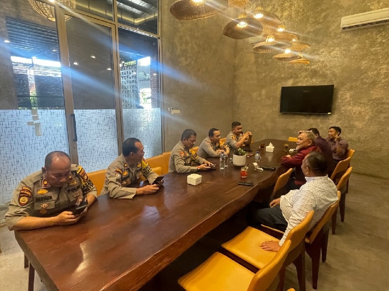 Kapolresta Pekanbaru menggelar cooling system bersama Direksi Bank Riau Kepri Syariah, Selasa (22/10/2024).