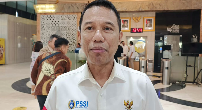 Sekretaris Jenderal PSSI, Yunus Nusi saat memberikan keterangan terkait Timnas Indonesia di Kemenpora RI.