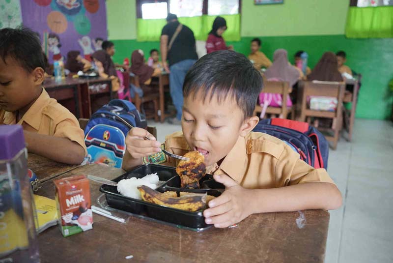 makan gratis bergizi