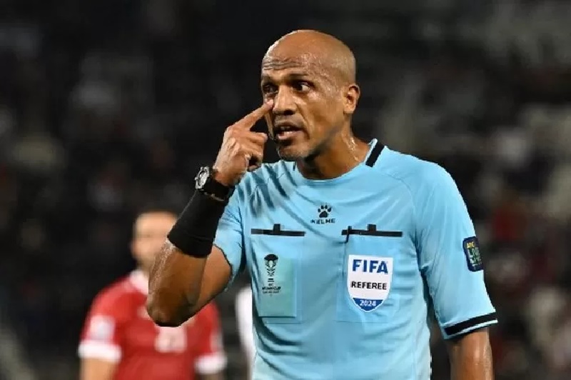 Wasit Ahmed Al Kaf akan dipanggil oleh AFC untuk diperiksa terkait kepemimpinannya dalam laga Bahrain vs Indonesia.