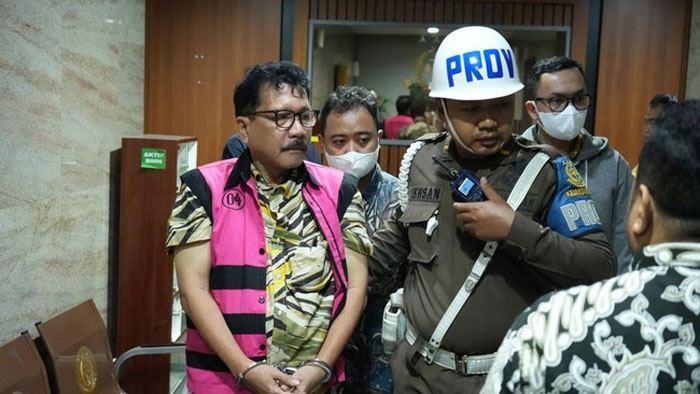 Pensiunan pejabat Mahkamah Agung (MA) Zarof Ricar diciduk Kejaksaan Agung.