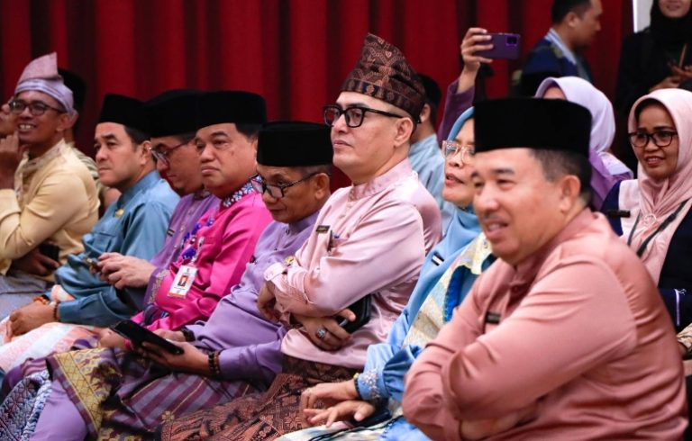 Kepala Disdikpora Kampar H Aidil menghadiri sosialisasi Belajar Berhitung Cepat Berbasis Gampang Asik dan Menyenangkan (GASING) bagi Guru Matematika kab/kota se-riau, 10 Oktober 2024.