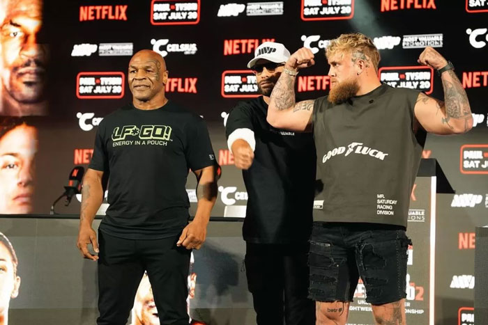 Mike Tyson siap berikan permainan terbaiknya saat hadapi Jake Paul di ring tinju.