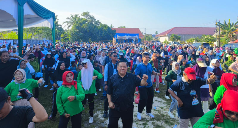 Calon Wakil Gubernur SF Hariyanto kampanye dialogis sekaligus olahraga bersama masyarakat Pekanbaru, Ahad (3/11/2024).