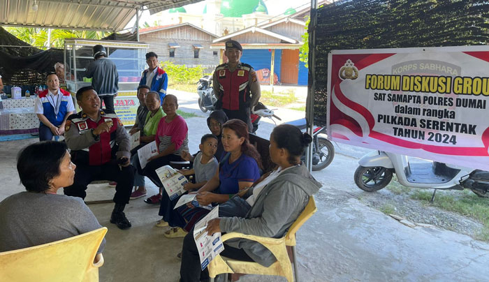 Sat Samapta Polres Dumai, Selasa (5/11/2024) melaksanakan cooling systim dalam bentuk Forum Diskusi Group (FGD) dialog dengan warga Jalan Muslim, Kelurahan Tanjung Palas, Kecamatan Dumai Timur.