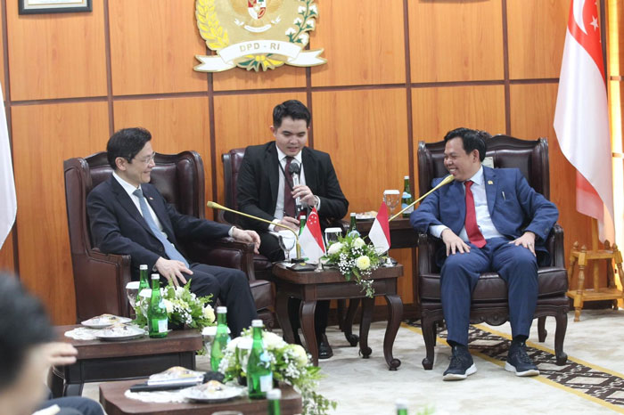 Pertemuan Ketua DPD RI dan PM Singapura Lawrence Wong di komplek Parlemen, Senayan, Jakarta, Rabu (6/11/2024).