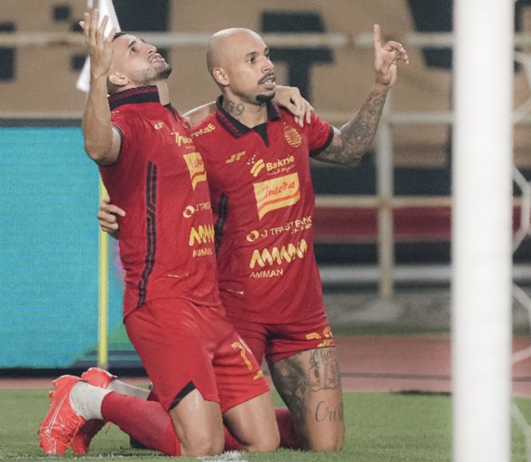 Selebrasi pemain Persija Jakarta usai menjebol gawang Madura United dalam lanjutan kompetisi Liga 1 2024, di Stadion Pakansari, Bogor, Rabu (6/11/2024).