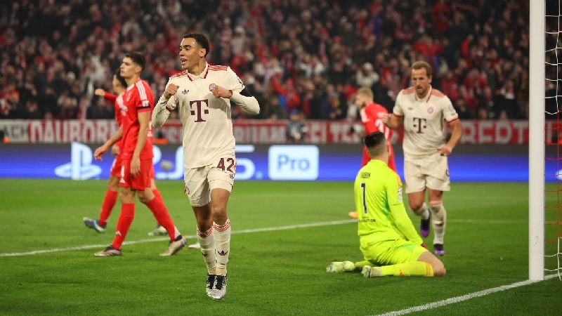 Jamal Musiala mencetak gol kemenangan bagi Bayern Munich dalam pertandingan Liga Champions melawan Benfica.
