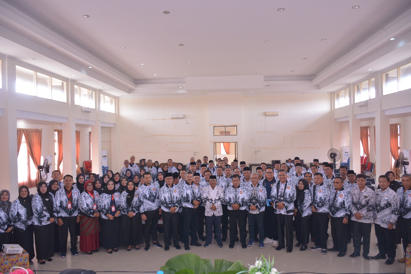 Persatuan Guru Republik Indonesia, PGRI Kabupaten Kampar besar sosialisasi dan pembentukan Asosiasi profesi dan keahlian sejenis di gedung guru Bangkinang, Kamis (7/11).