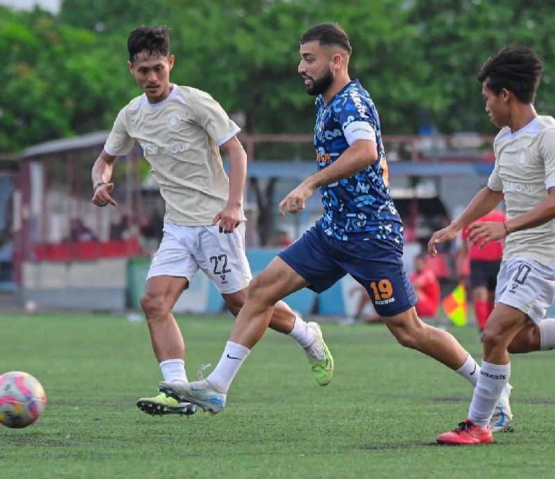 Kapten PSPS Pekanbaru Omid Popalzay saat uji coba internal di Jkaarta jelang putrana kedua.