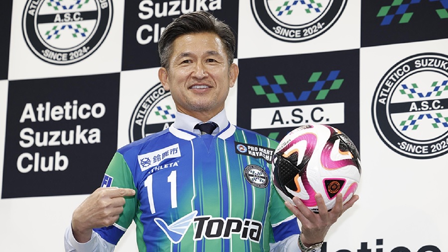 Legenda sepakbola Jepang King Kazu Miura masih akan bermain di sepakbola profesional bersama Suzuka. Akan jadi musim ke-40 bagi King Kazu di sepakbola profesional.