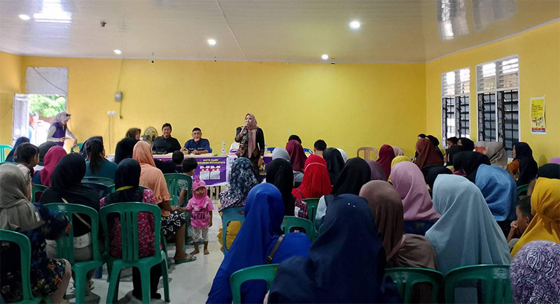 Di depan masyarakat Kelurahan Umban Sari, Selasa (19/11/2024), Cawako Ida Yulita Susanti memaparkan visi misi hingga program unggulan.