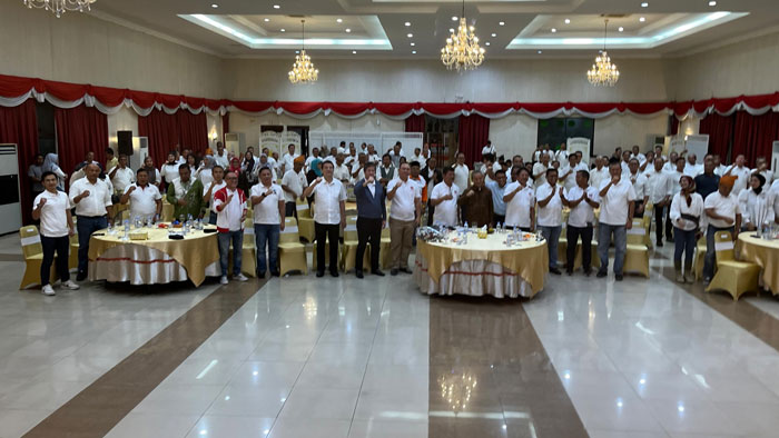 Foto bersama dalam kegiatan Welcoming Dinner yang digelar DPD REI Riau di Gedung Balai Serindit, Pekanbaru, Rabu (20/11/2024) malam.
