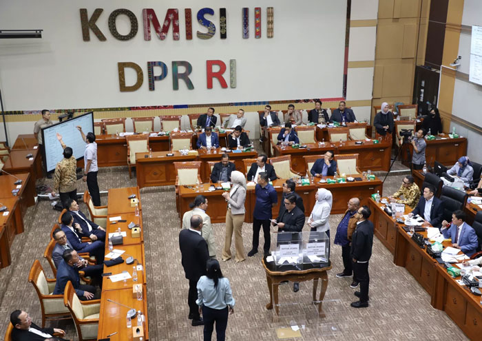 Komisi III DPR RI menetapkan Komjen Pol Setyo Budiyanto sebagai Ketua Komisi Pemberantasan Korupsi (KPK) periode 2024-2029.