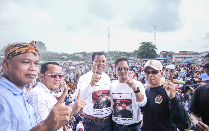 Pasangan calon urut 1, H Suhardiman Amby - H Mukhlisin (SDM) Kamis (21/11) berkampanye di Desa Sungai Buluh Kecamatan Singingi Hilir.