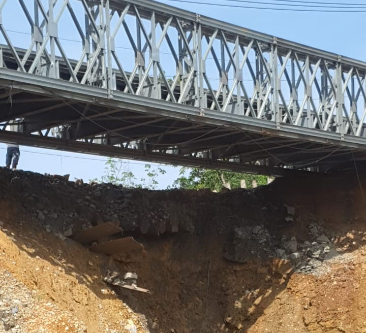 Longsor di bawah jembatan bailey di Desa Tanjung Alai