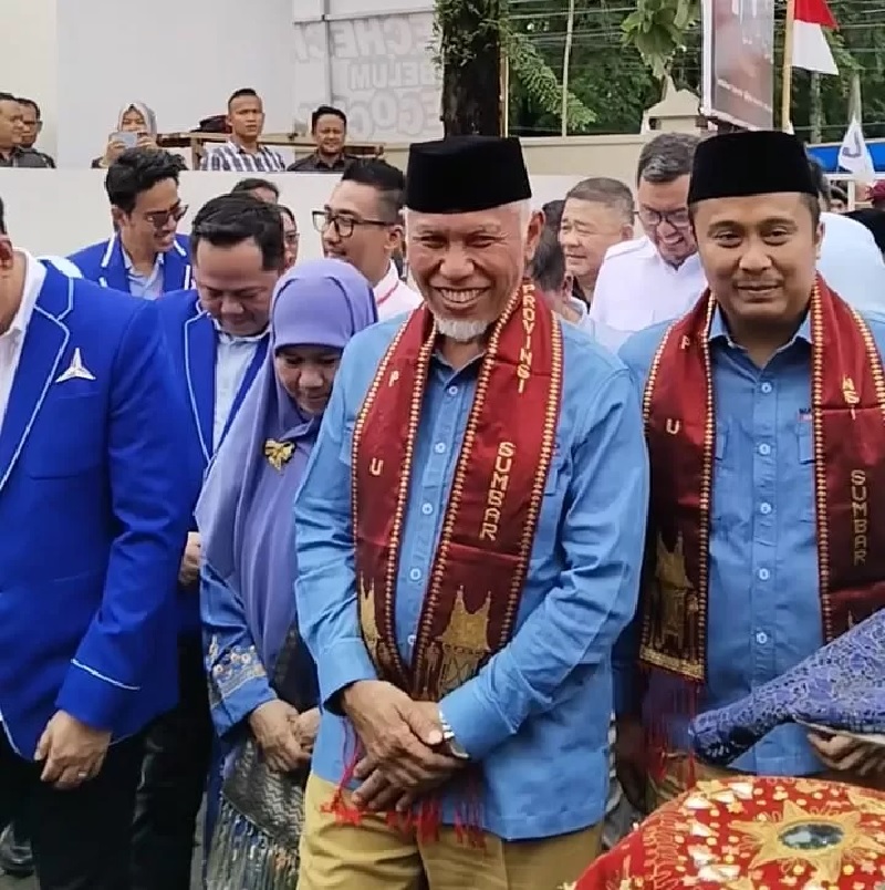 Hasil hitungang cepat atau quick count Voxpol Center Research & Consulting di Pilgub Sumbar 2024, pasangan  Mahyeldi Ansharulllah dan Vasko Ruseimyunggul jauh dari Epyardi Asda-Ekos Albar.