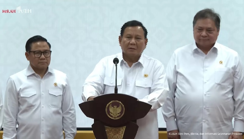 Presiden Prabowo Subianto mengumumkan kenaikan upah minimum 2025 sebesar 6,5 persen di Istana Kepresidenan Jakarta, Jumat (29/11/2024).