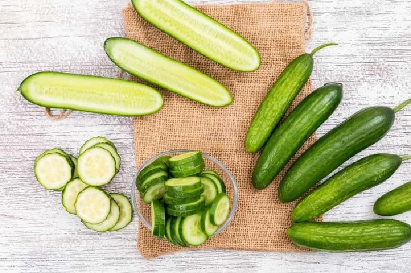 Menjaga berat badan dengan mengonsumsi timun dan susu rendah lemak salah satu diet sederhana yang dilakuka Park Shin Hye
