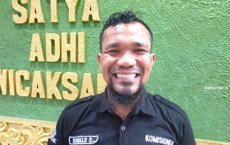 Ketua KPPAD Anambas, Ronald Sianipar.