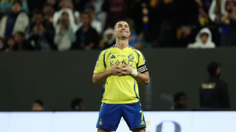 Cristiano Ronaldo kehilangan $1 juta dalam video YouTube dengan MrBeast.
