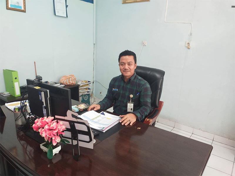 Kepala Kantor Cabang Bulog Bengkalis Zairi Yuriadi SE