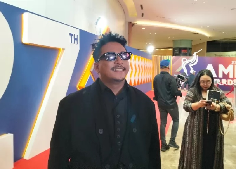 Penyanyi Sal Priadi berhasil memenangkan penghargaan untuk kategori Artis Solo Pop Pria Terbaik di ajang AMI Awards 2024 yang digelar di Ciputra Artpreneur, Jakarta, Rabu (4/12/2024).