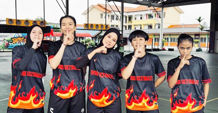 Florensia Cristy (dua kiri) foto bersama tim putri Kuala Lumpur saat latihan jelang Piala Tun Ali di Malaka, belum lama ini.