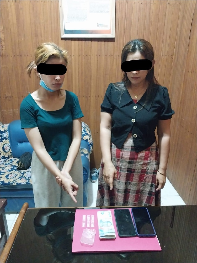 Dua perempuan penjual sabu berhasil diamankan Polsek Singingi, Sabtu (7/12/2024) kemarin.