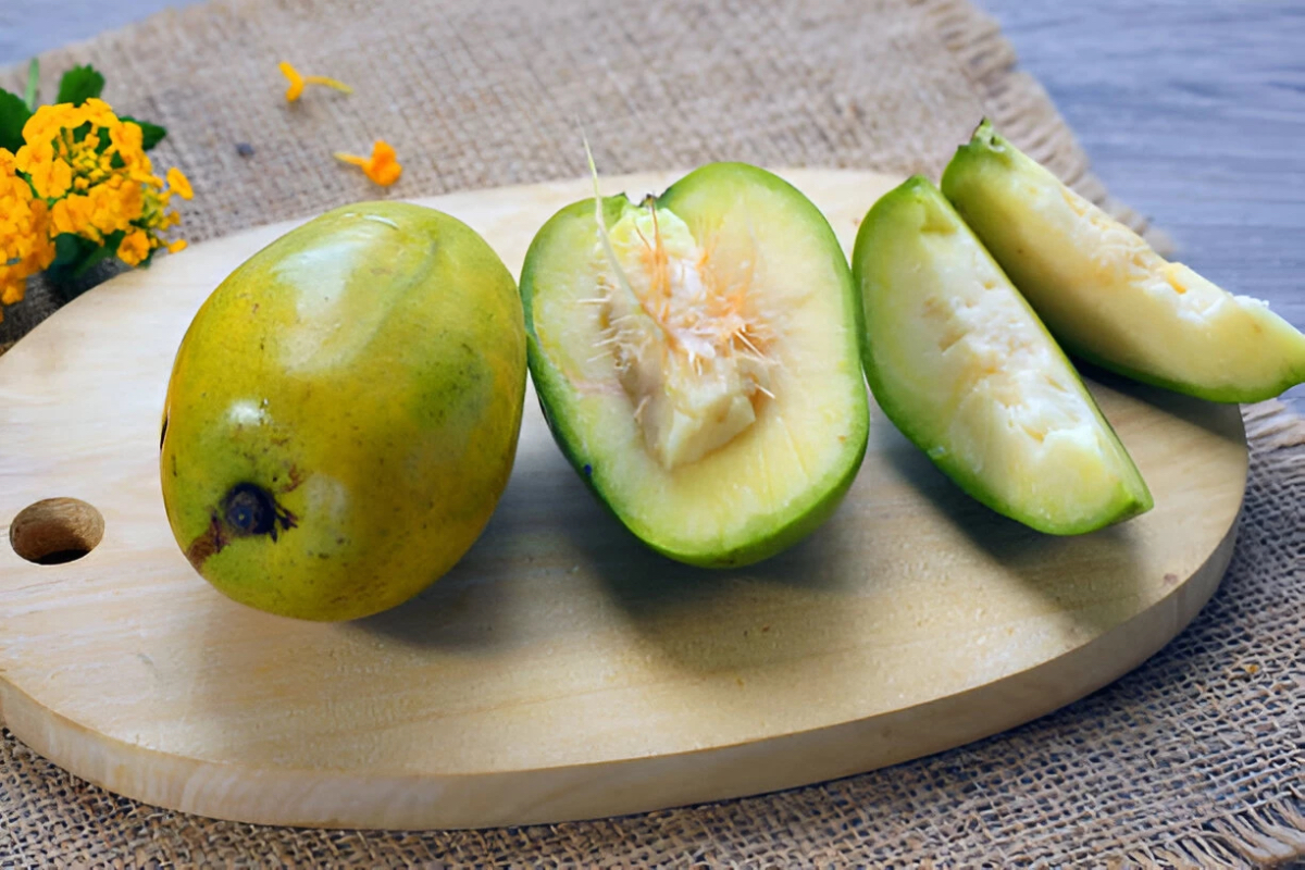 Buah Kedondong yang kaya nutrisi dan manfaat kesehatan.