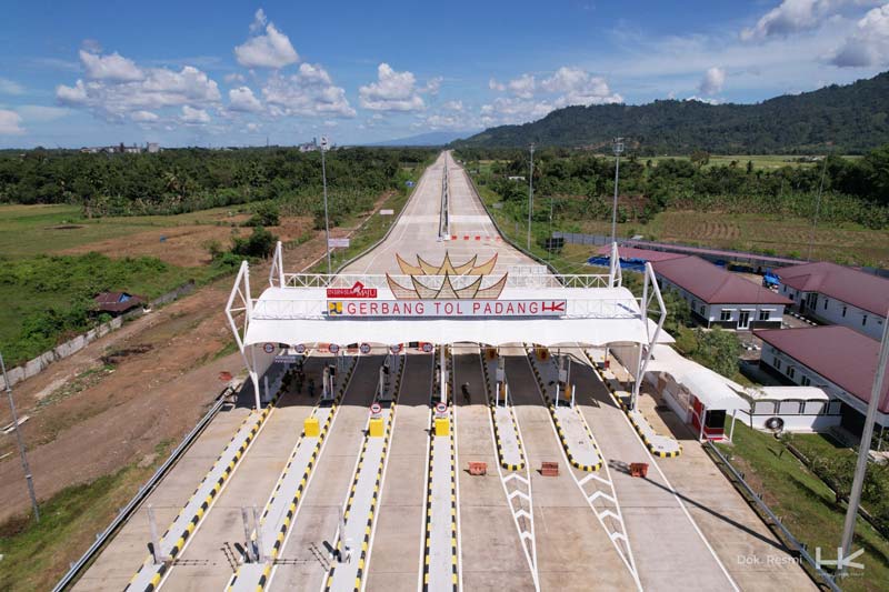 Gerbang Tol Padang ruas Tol Padang-Pekanbaru Seksi Padang-Sicincin yang akan dibuka fungsional mulai 21 Desember mendatang.