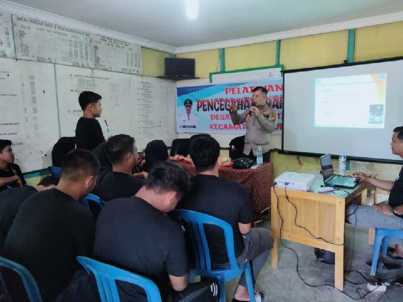 Polsek Cerenti menggelar sosialisasi dan pelatihan bahaya narkoba bagi masyarakat Desa Sigaruntang Kecamatan Inuman, Rabu (11/12/2024).