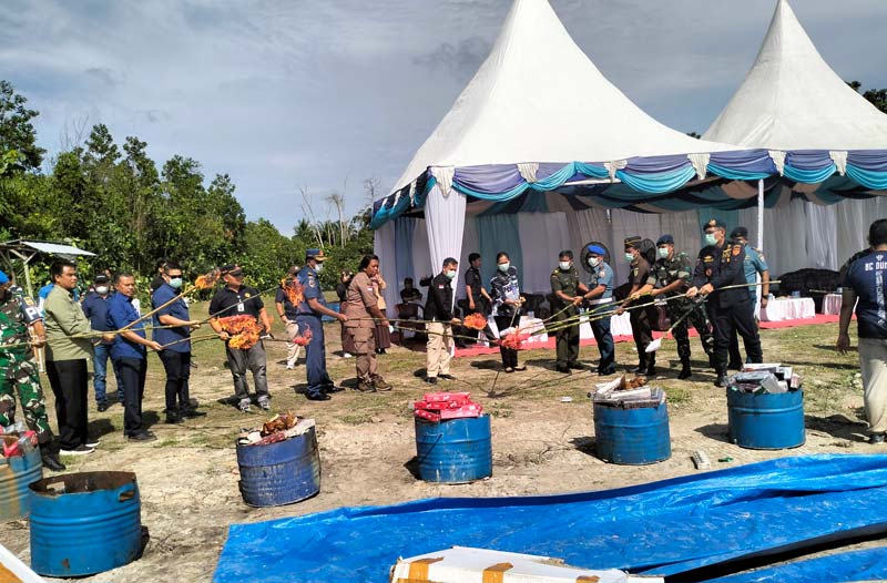 KPPBC TMP B Dumai melakukan pemusnahan barang yang menjadi milik negara di lapangan tembak laras panjang, Detasemen Artileri Pertahanan Udara 004 (Rudal)
