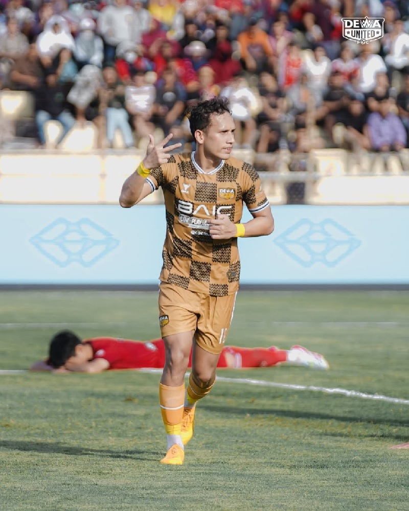 Penyerang Timnas Indonesia di Dewa United Egy Maulana Vikry memimpin top skorer sementara BRI Liga 1 bersama penyerang Arema FC Dalberto Luan dengan 8 gol.