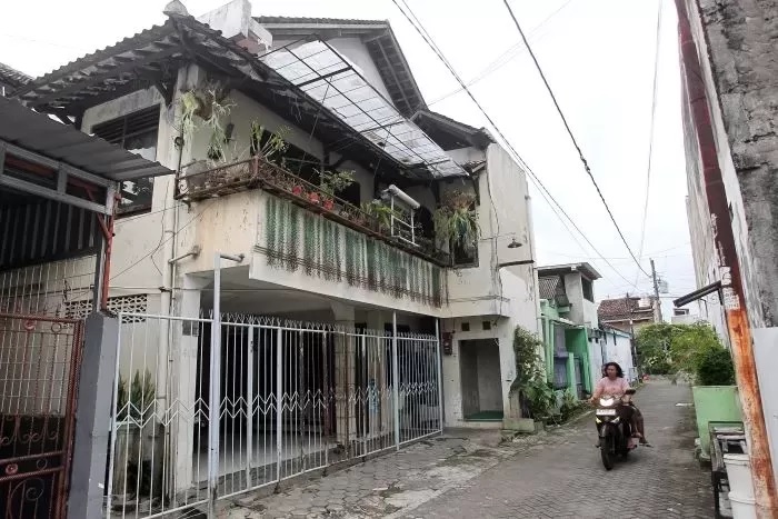 klinik Bersalin Dewi Sarbini di Jogjakarta.