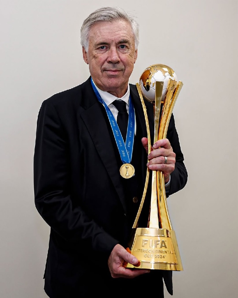 Carlo Ancelotti menjadi manajer Real Madrid tersukses dalam sejarah klub tersebut dengan 15 trofi usai jadi juara Piala Interkontinental 2024.