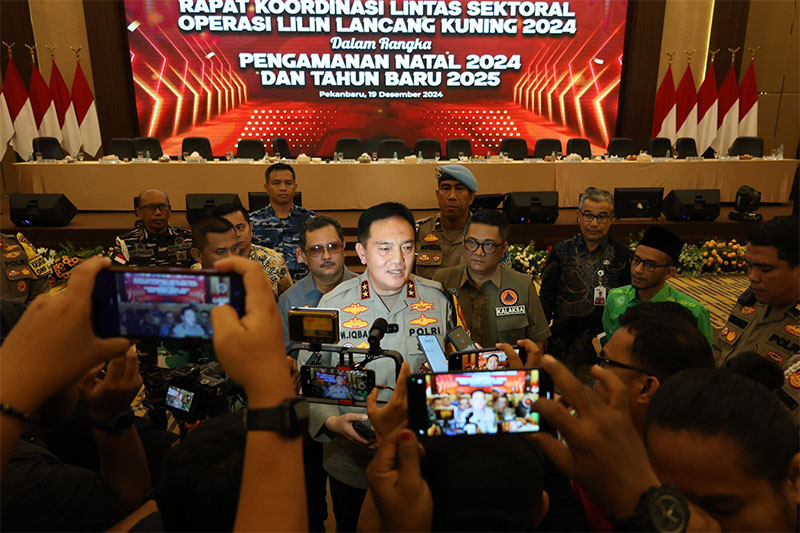 Kapolda Riau Irjen Pol Mohammad Iqbal saat wawancara usai rapat koordinasi lintas sektoral, Kamis (19/12/2024).
